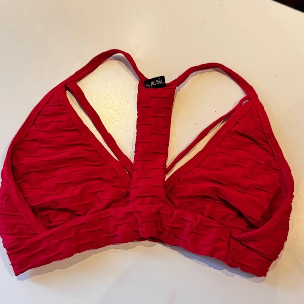 Red Strappy Racerback Bra - Picture 6 of 11